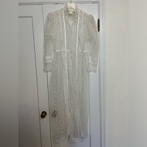 Vintage Gunne Sax 2 piece dress / lace slip and lace peignoir set - Picture 5 of 16